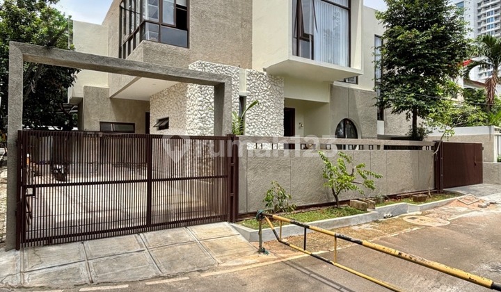 Brand New Modern Contemporary Tropical 2-Story Fully Furnished Strategically Located in Cilandak, South Jakarta - Ocasa4302 2