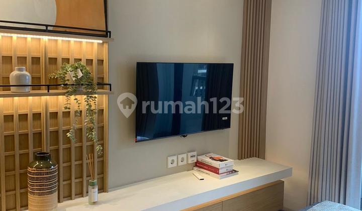 Apartment Collins Boulevard location roadside above mall super cheap. Apartment Collins Boulevard location roadside above mall super cheap.