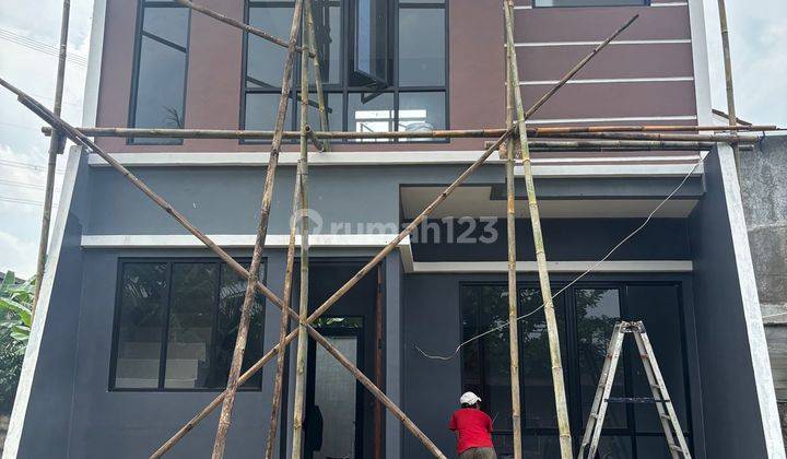 Rumah Luas 2lt 3 Kamar Bebas Banjir Dekat Ke Pusat Perbelanjaan 2