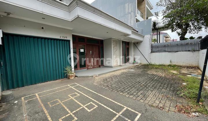 Rumah Satu Lantai di Jakarta Barat