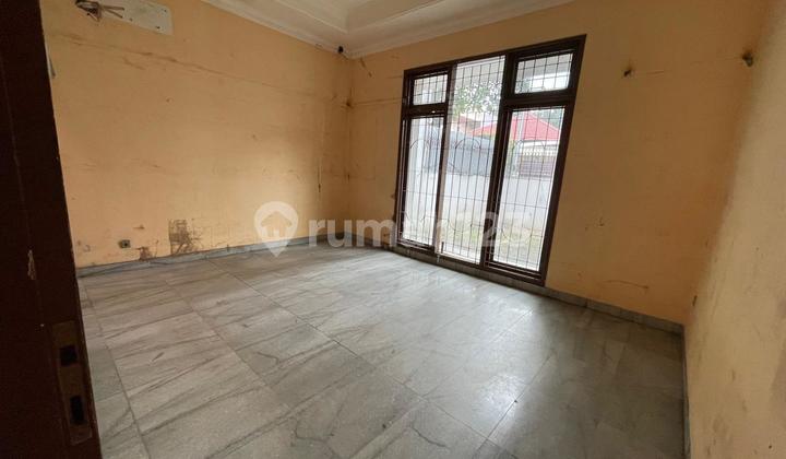 Rumah Satu Lantai di Jakarta Barat 2