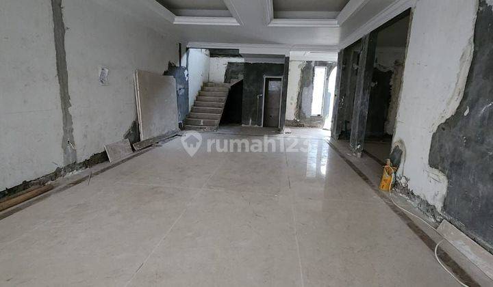 Rumah 2 lt Puri Indah cluster Exclusive blok J, bangunan klasik  2