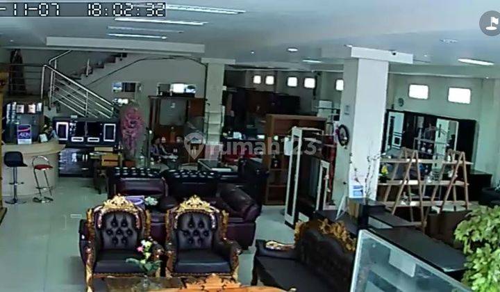 Showroom Seroja 4