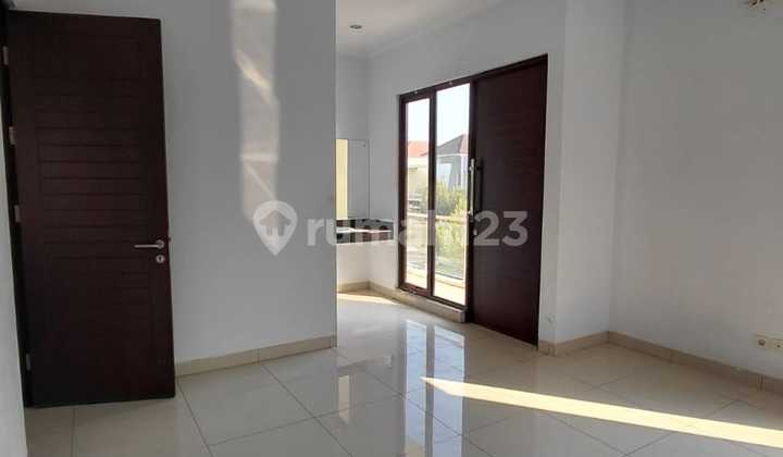 Rumah Nyaman 2 Lantai Cluster Arana - SHM