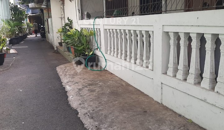 Dijual Rumah di Utan Kayu Selatan Jakarta Timur 2