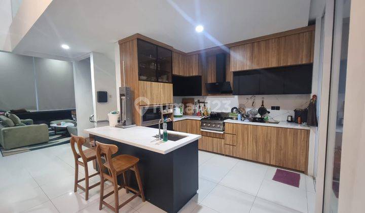 Dijual Rumah 3,5lantai Di Asera One East Harapan Indah 2