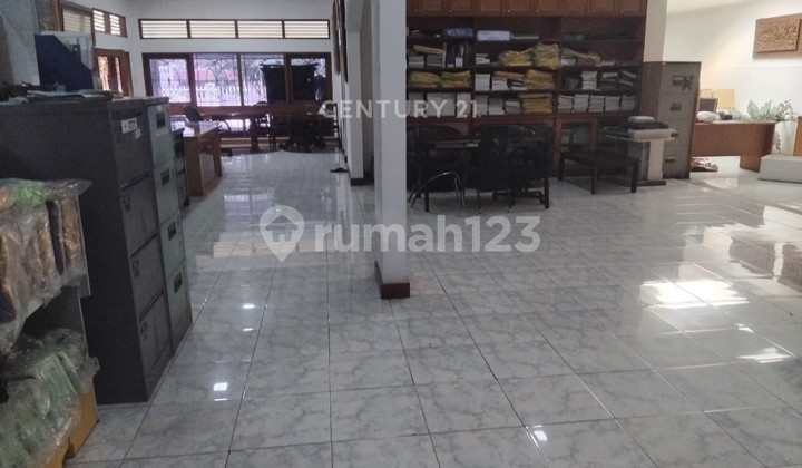 For Sale House in a Strategic Location in Tebet, South Jakarta 2