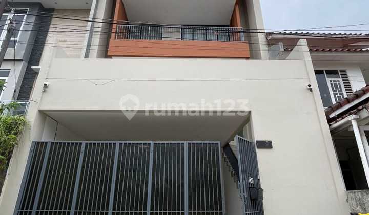 Rumah Exclusive Furnish Pulomas 4 Lantai dengan Rooftop 2