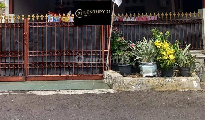 Dijual Rumah Siap Huni Row Jalan 2 Mobil di Pulo Gebang Permai Jakarta Timur 1