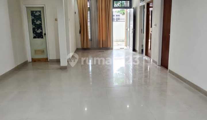 Rumah Cozy & Luas di Harapan Indah 1 Bekasi - Siap Huni! 2