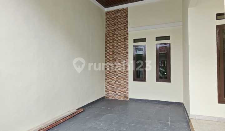 Di Jual Rumah Baru dan siap huni di Taman Harapan Baru Bekasi.  2