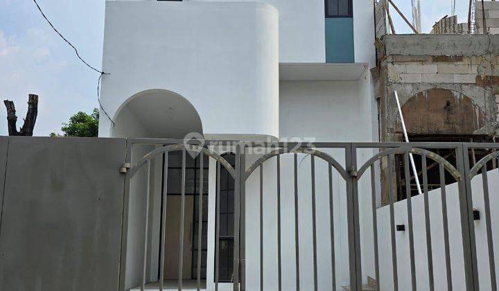 Dijual Rumah Modern Italia Di Meruya Utara Jakarta Barat 1