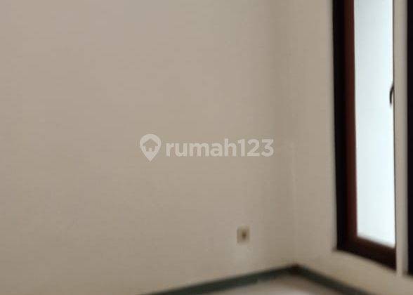 Di Jual Rumah Bagus Siap Huni di Taman Modern  2