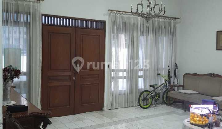 Dijual Rumah 2 Lantai di Kebayoran Baru Jakarta Selatan