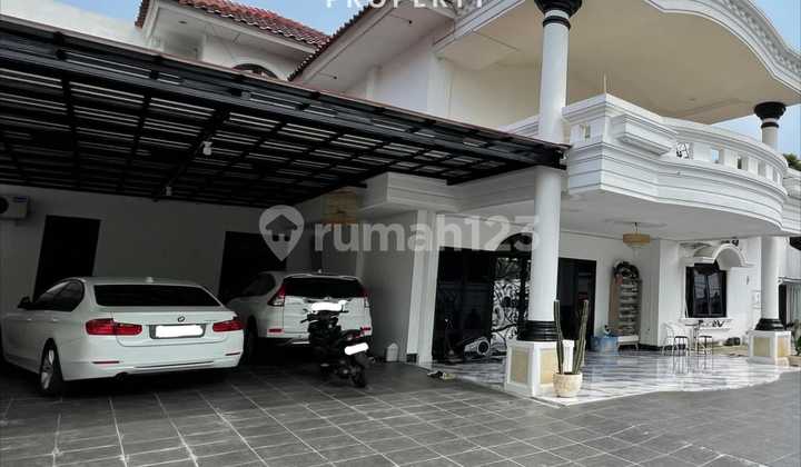Rumah 2Lt dengan Private Pool Fully Furnish - Serpong Utara Tangsel