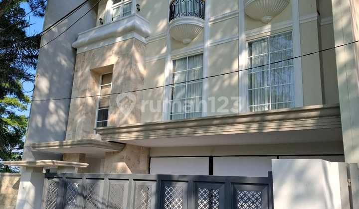 Rumah Mewah American Style di Komplek Parahyangan Permai, Gegerkalong Bandung Rumah Mewah American Style di Komplek Parahyangan Permai, Gegerkalong Bandung