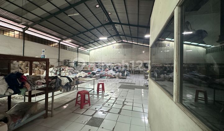 Gudang Pabrik Ex Konveksi + Rumah di Cigondewah Bandung