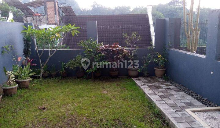 Rumah 2 Lantai Furnished Di Sayap Dago, Bandung 2