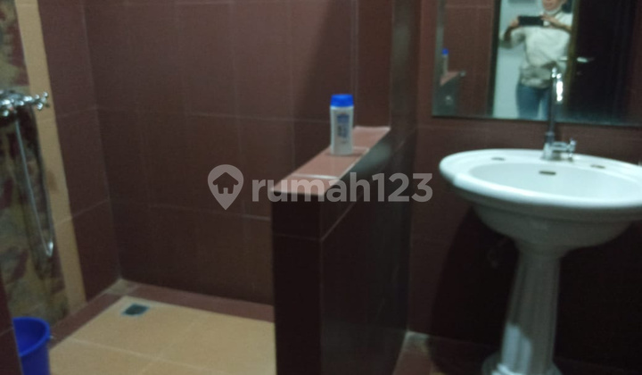 Rumah 2 Lantai Furnished Sayap Dago, Bandung 8