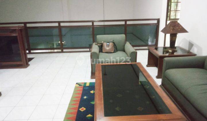 Rumah 2 Lantai Furnished Sayap Dago, Bandung 13