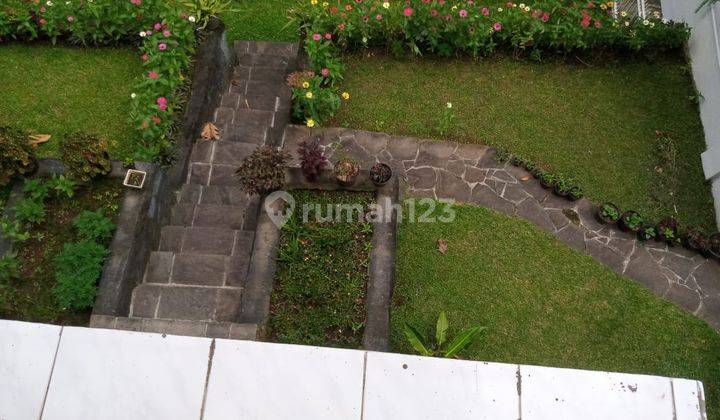Rumah 2 Lantai Furnished Sayap Dago, Bandung 15