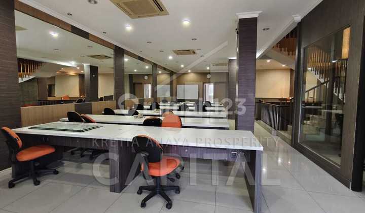 Ruang Usaha Bagus sangat Strategis di Mainroad Burangrang