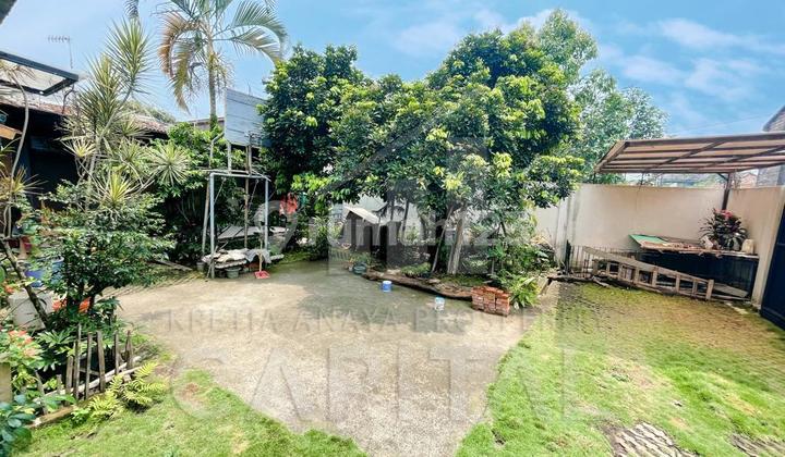 Rumah Strategis Siap Huni Dengan Halaman Yang Luas di Pasir Kaliki Bandung 2