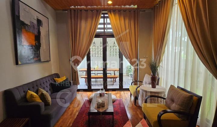 Beautiful Luxurious and Comfortable Ready-to-Occupy House in Setiabudi Regency