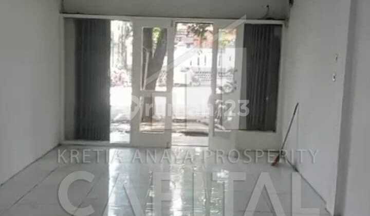 2-Story Shophouse, Perfect for Any Business with a Highly Strategic Location in Dago, Bandung. 2-Story Shophouse, Perfect for Any Business with a Highly Strategic Location in Dago, Bandung.