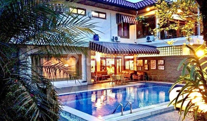 Rumah Lux Mewah Ada Swimming Pool di Geger Kalong Siap Menjadi Milikmu