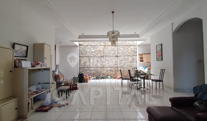 Single-Story Spacious House with a Great Location in Setramurni Bandung 2