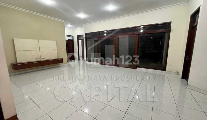 Bound to Make You Fall in Love! A Perfectly Clean and Well-Maintained Home in the Heart of Bandung, Dadali Complex 2