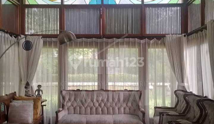 Rumah Besar Art Deco dengan Halaman Luas di Area Hegarmanah Bandung 2