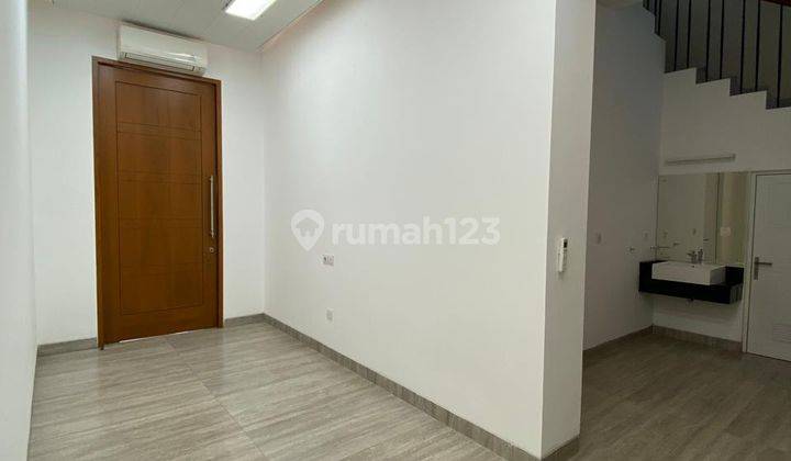 Rumah Mewah 10x23 2 Lantai di Permata Buana, Jakarta Barat 2