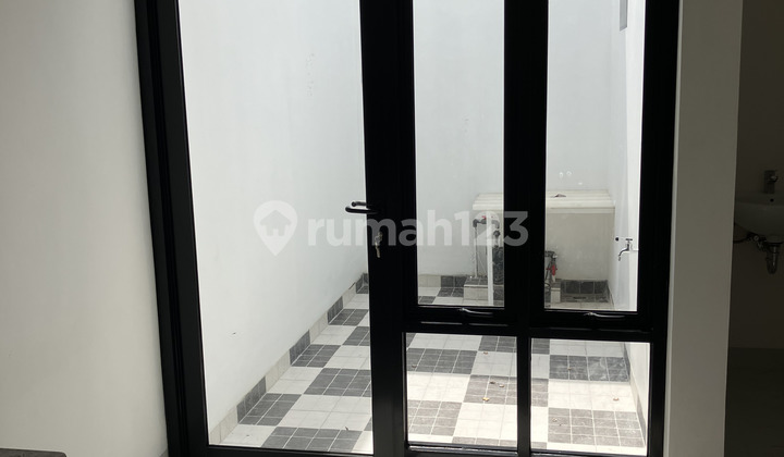Rumah Bagus Hadap Utara di Regensi Melati Mas Serpong, Tangerang Selatan 2