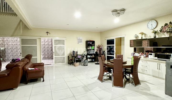 Rumah Bagus 2 Lantai Jalan Super Besar di Modernland, Tangerang