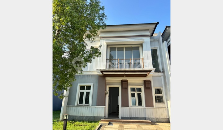 Nice House with a Wide Yard at Savia Visana Boulevard BSD, South Tangerang