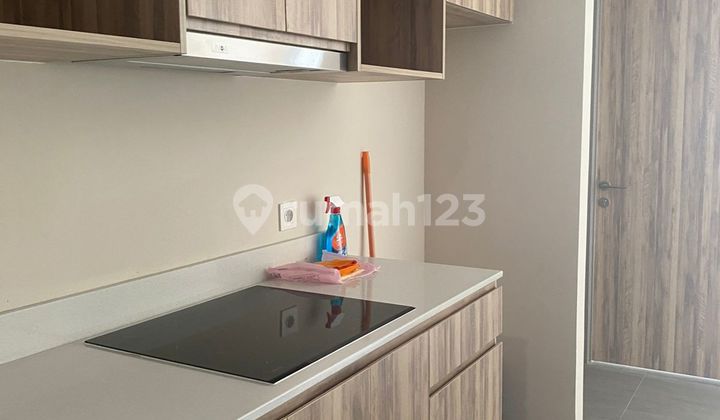 Dijual Apartemen Menara Jakarta Azzure Condominium Kemayoran, Jakarta Pusat 2