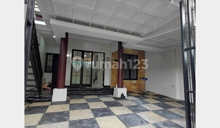 Rumah 2 Lantai SHM di Griyaloka BSD, Tangerang Selatan