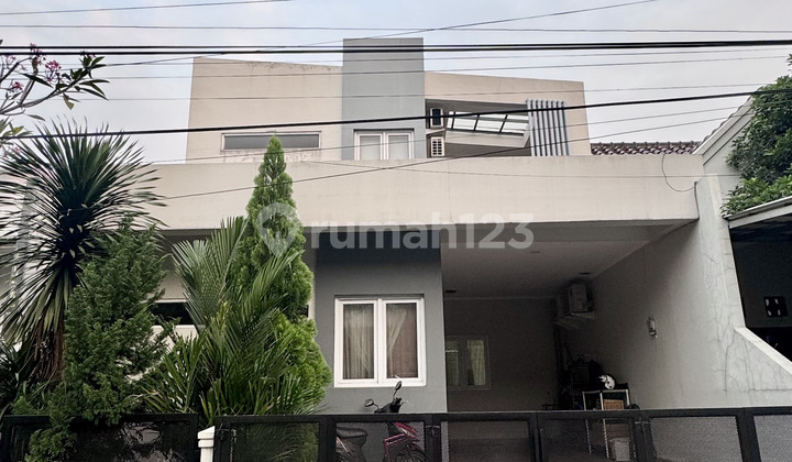 Rumah Minimalis Cantik Siap Huni di Regency Melati Mas, Tangerang Selatan 1