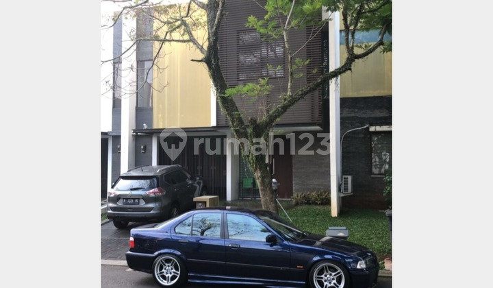 For Sale 2-Story House in The Green Blossom Ville BSD City, South Tangerang 1