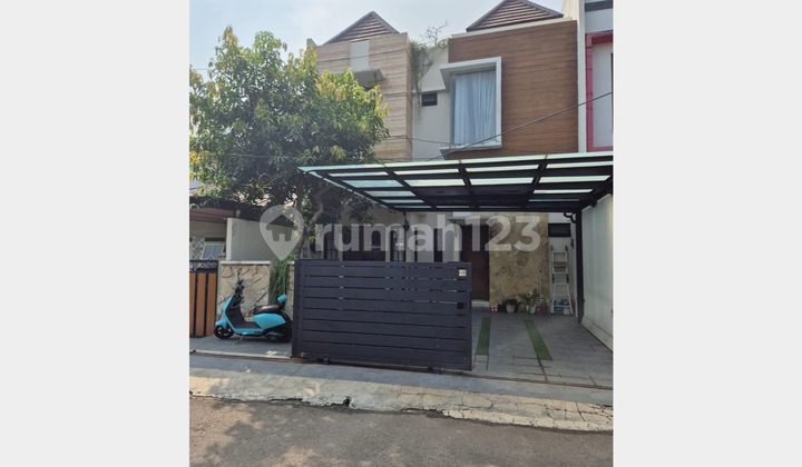 Beautiful 2-Story House in Griyaloka BSD, South Tangerang Beautiful 2-Story House in Griyaloka BSD, South Tangerang