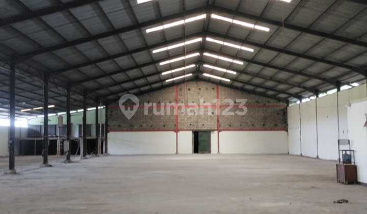 For Rent Spacious Good Neat Warehouse in Airport Area