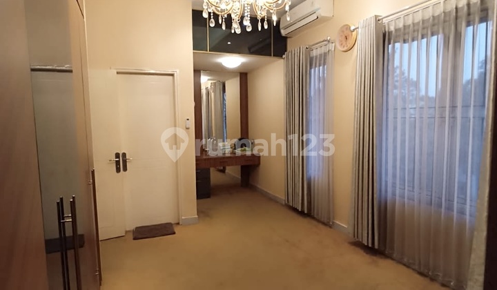 Rumah Rapi Cantik Siap Huni di Villa Melati Mas, Tangerang Selatan