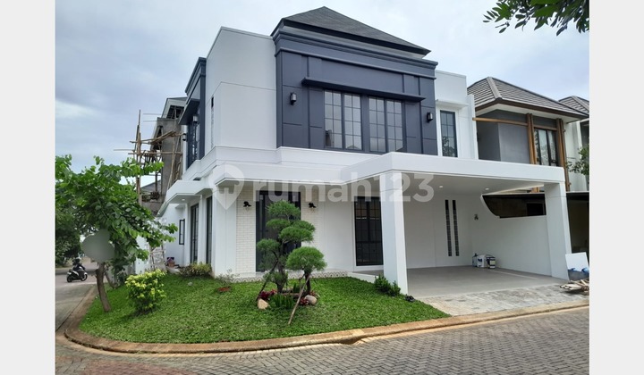 For Sale Classic Modern House in Nusaloka Cluster, BSD City, South Tangerang