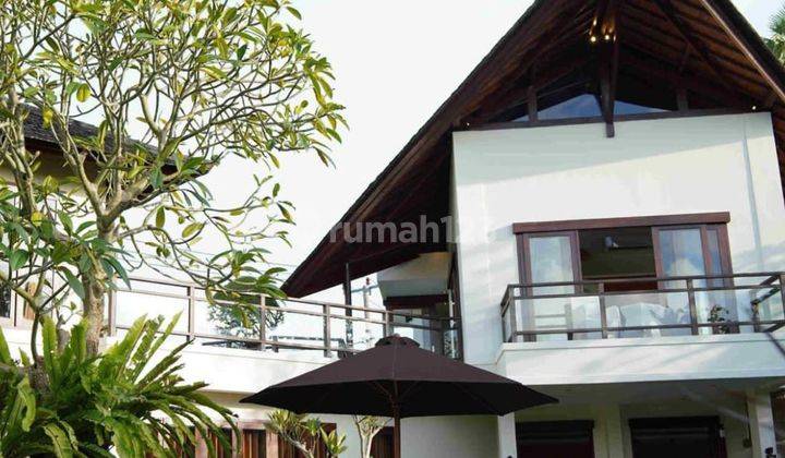 Rent an elegant and strategic luxury villa in Canggu Bali 2