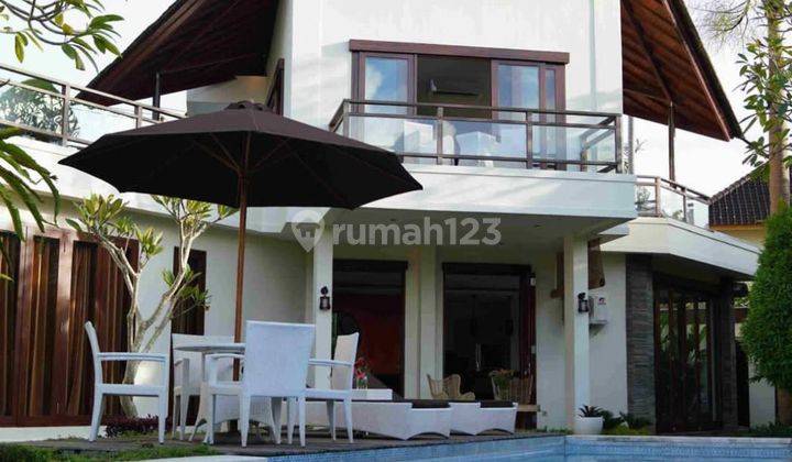 Rent an elegant and strategic luxury villa in Canggu Bali 1