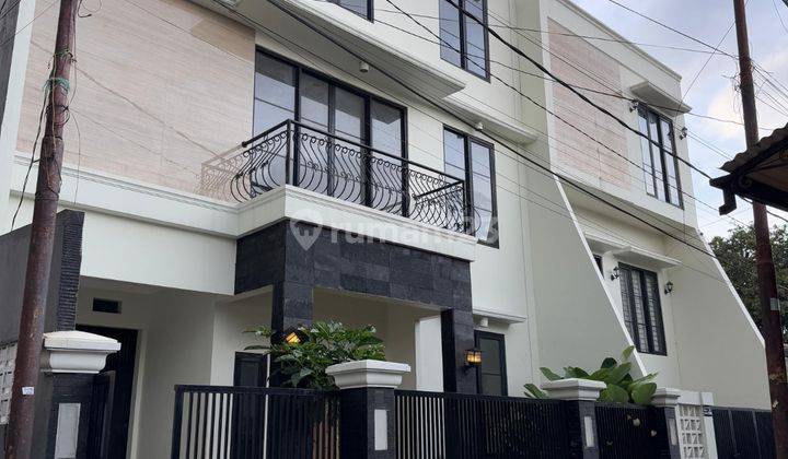 Rumah Modern Minimalis 3 Lantai Di Kalibata Jakarta Selatan 1