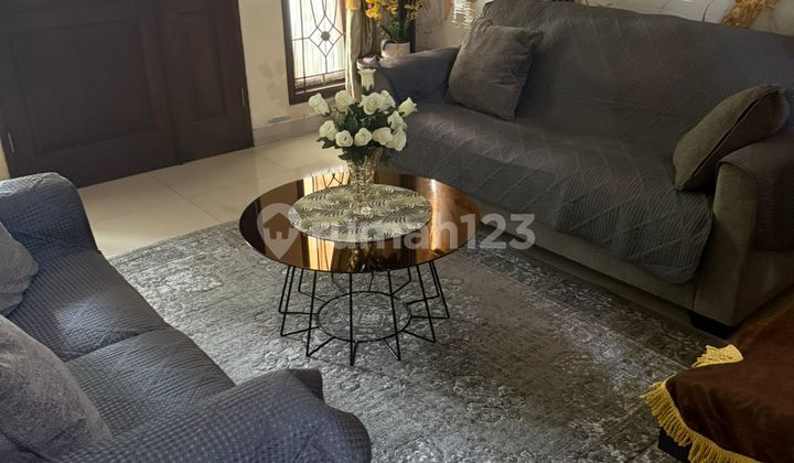 Rumah Cantik 2 Lantai Komplek Billy Moon 2