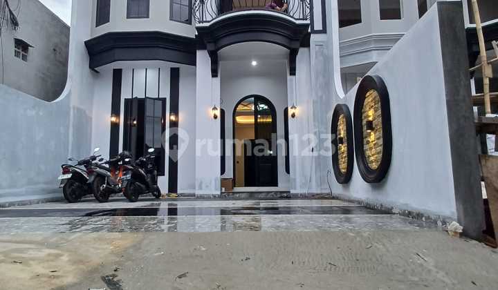 Rumah Mewah Baru American Style di Jagakarsa 2